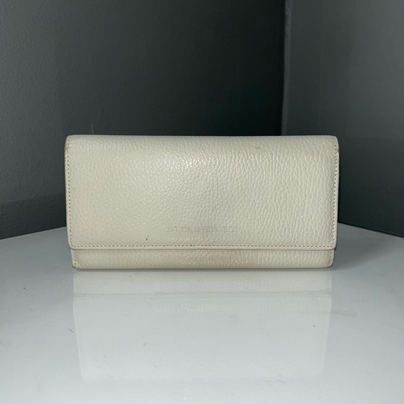 Burberry Ivory Leather Long Wallet w/ Nova Check Interior - Picture 1 of 16